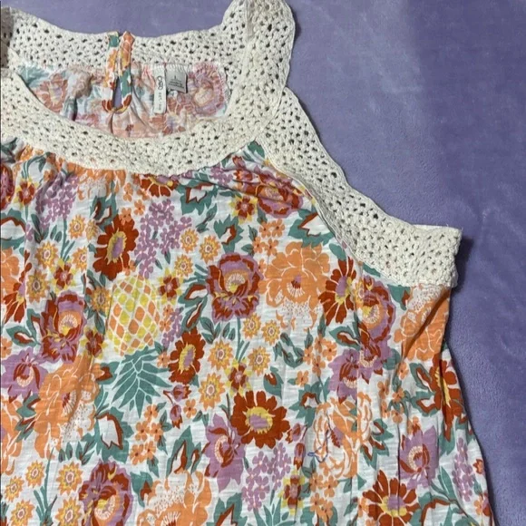Cato Multicolor Floral Top with Crochet Neckline - Picture 3 of 9